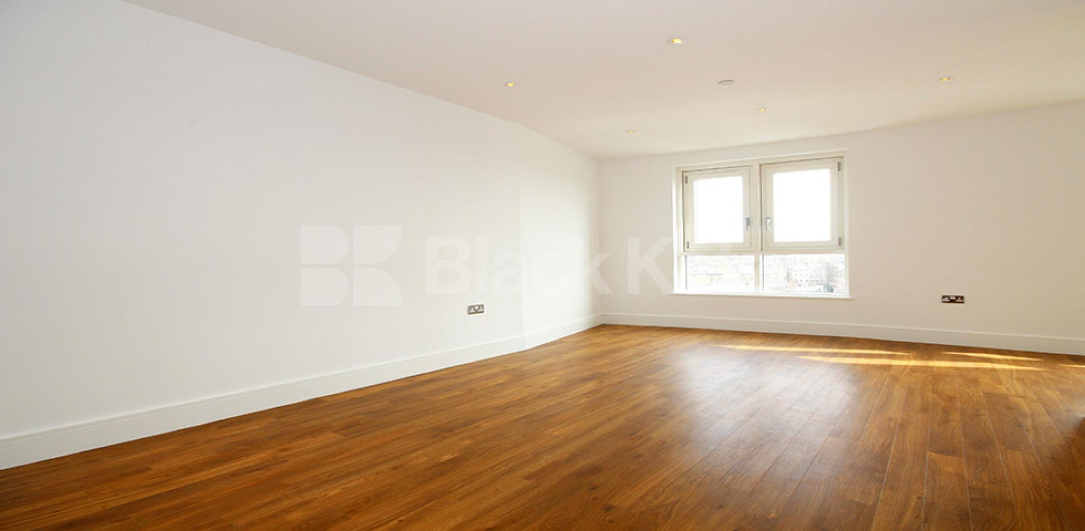 			NEW INSTRUCTION!, 1 Bedroom, 1 bath, 1 reception Flat			 Queensland Road , HOLLOWAY